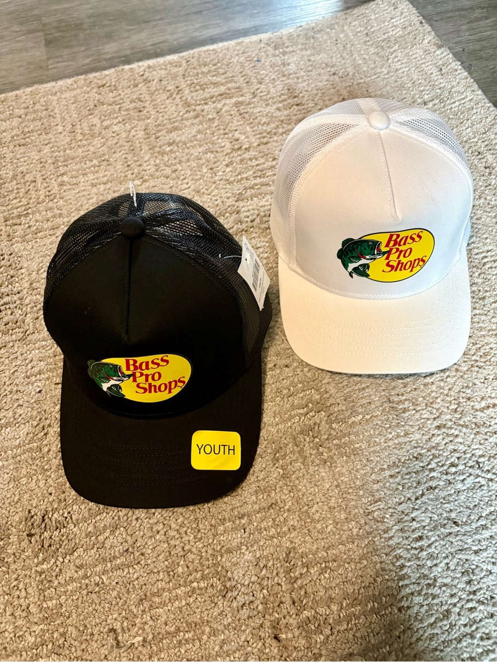Bass Pro Shops Youth Trucker Hats Black & White – NEW – Set of 2